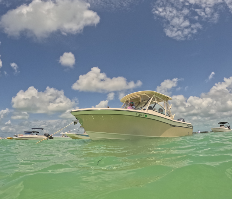 Boat rental cruising turquoise waters in the Florida Keys