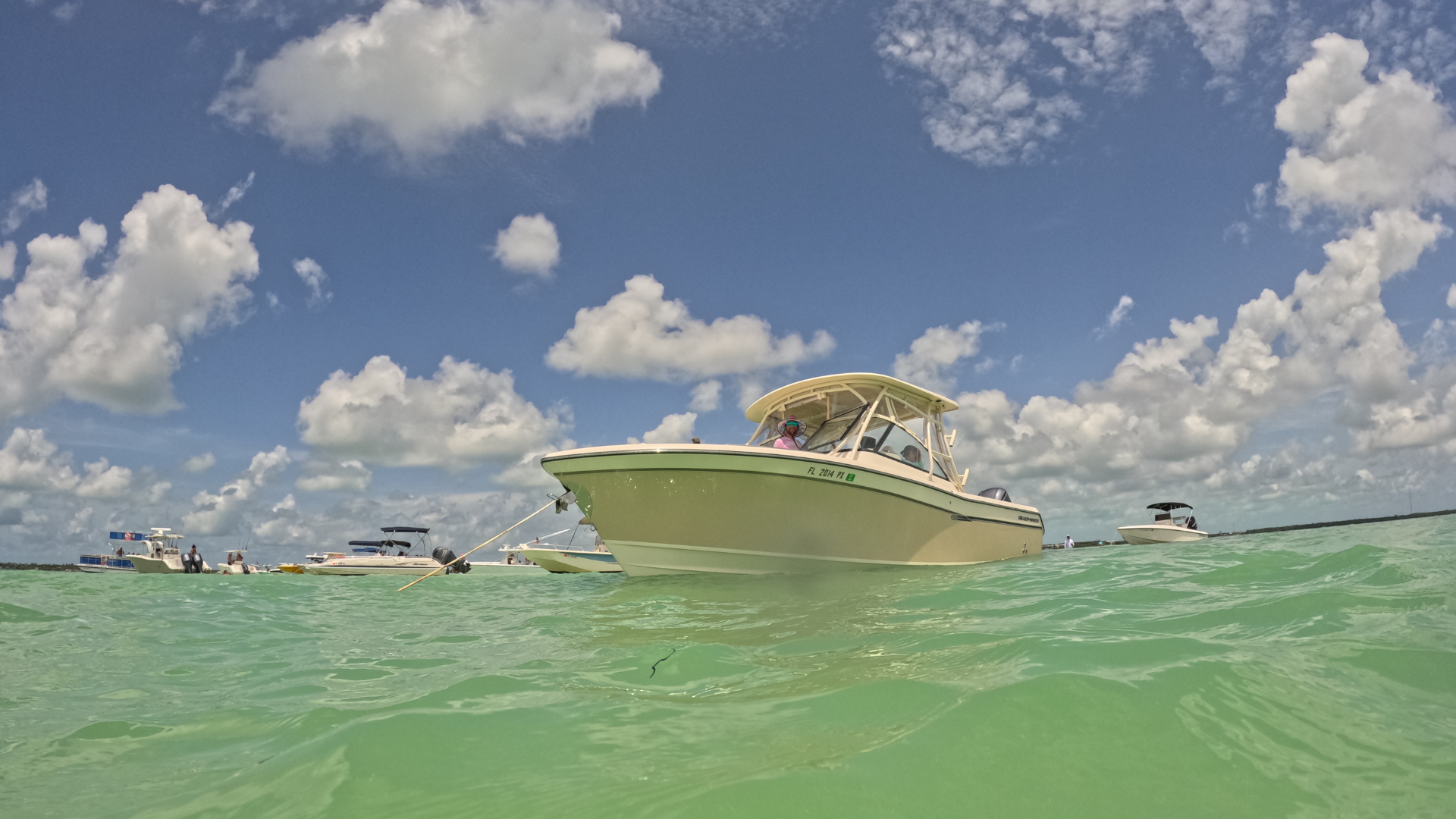 Boat rental cruising turquoise waters in the Florida Keys